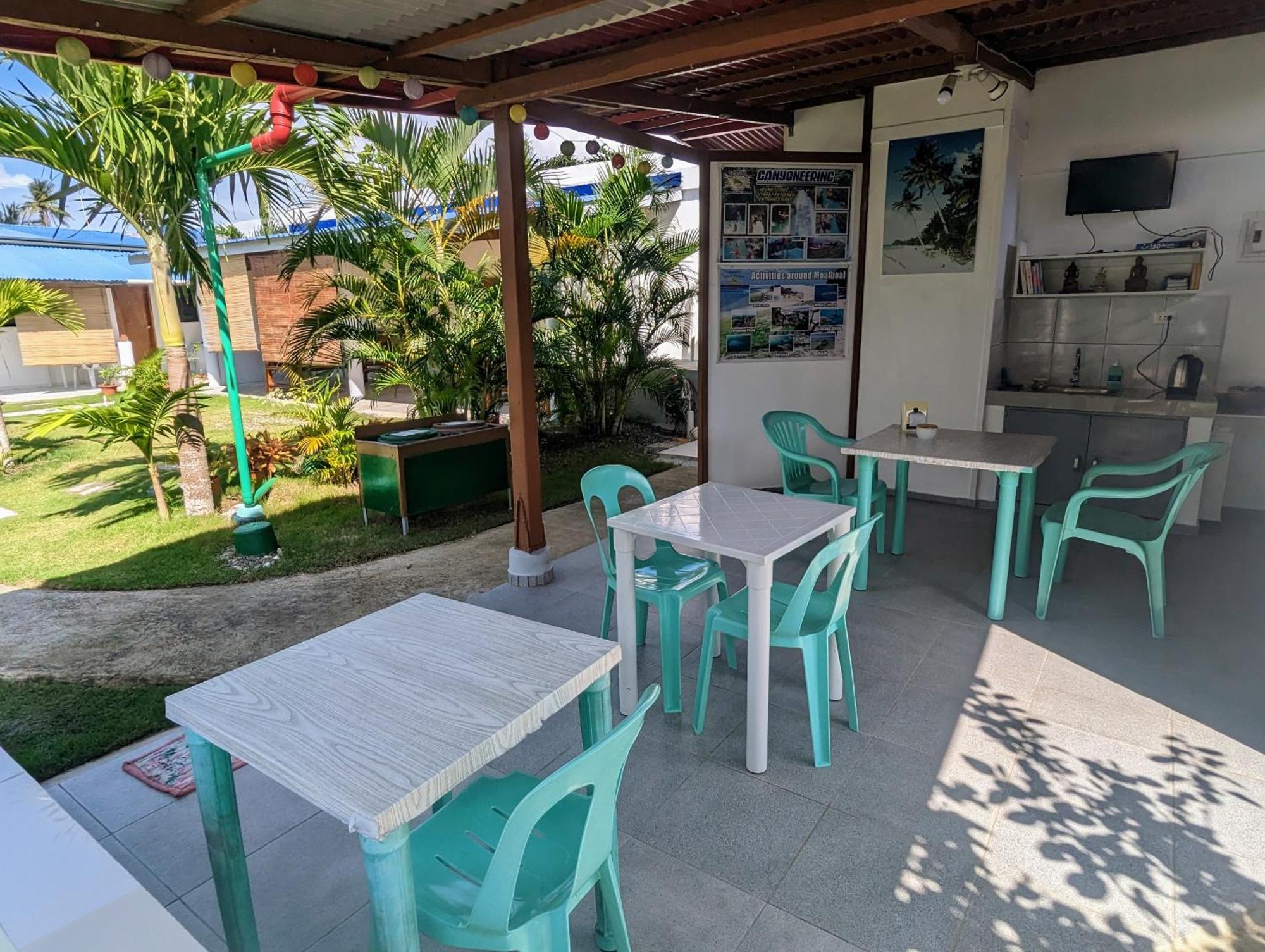 Astillo'S Guest Houses Moalboal Exterior foto