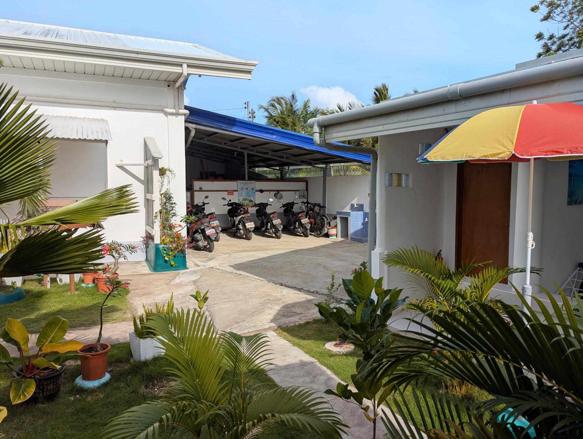 Astillo'S Guest Houses Moalboal Quarto foto